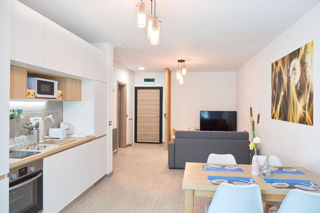 Opal Luxury Apartment 92 Spa N Pool Beach Resort Năvodari Esterno foto