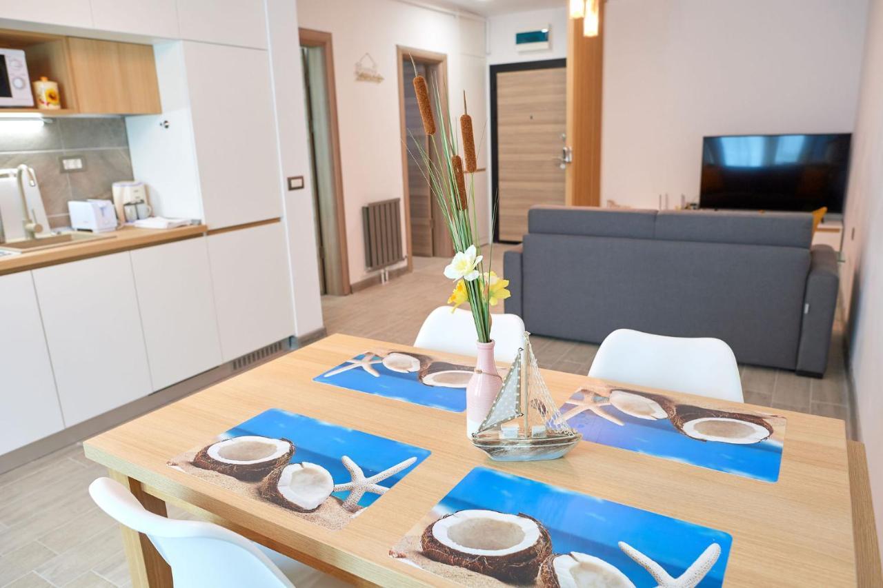 Opal Luxury Apartment 92 Spa N Pool Beach Resort Năvodari Esterno foto
