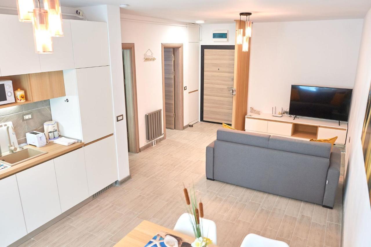 Opal Luxury Apartment 92 Spa N Pool Beach Resort Năvodari Esterno foto