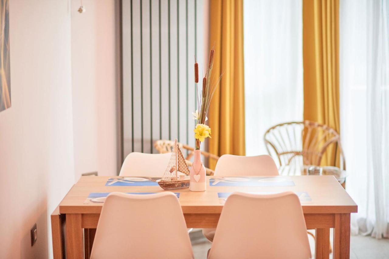 Opal Luxury Apartment 92 Spa N Pool Beach Resort Năvodari Esterno foto