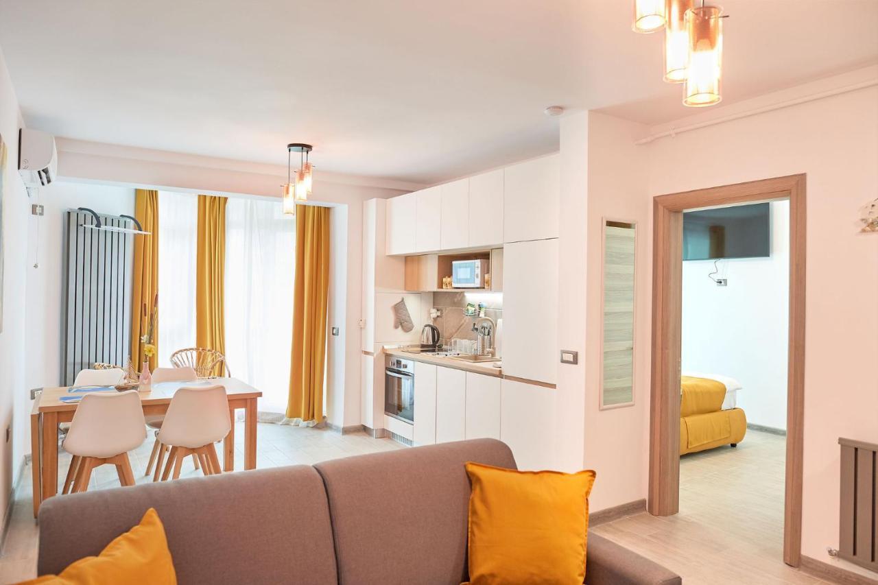 Opal Luxury Apartment 92 Spa N Pool Beach Resort Năvodari Esterno foto